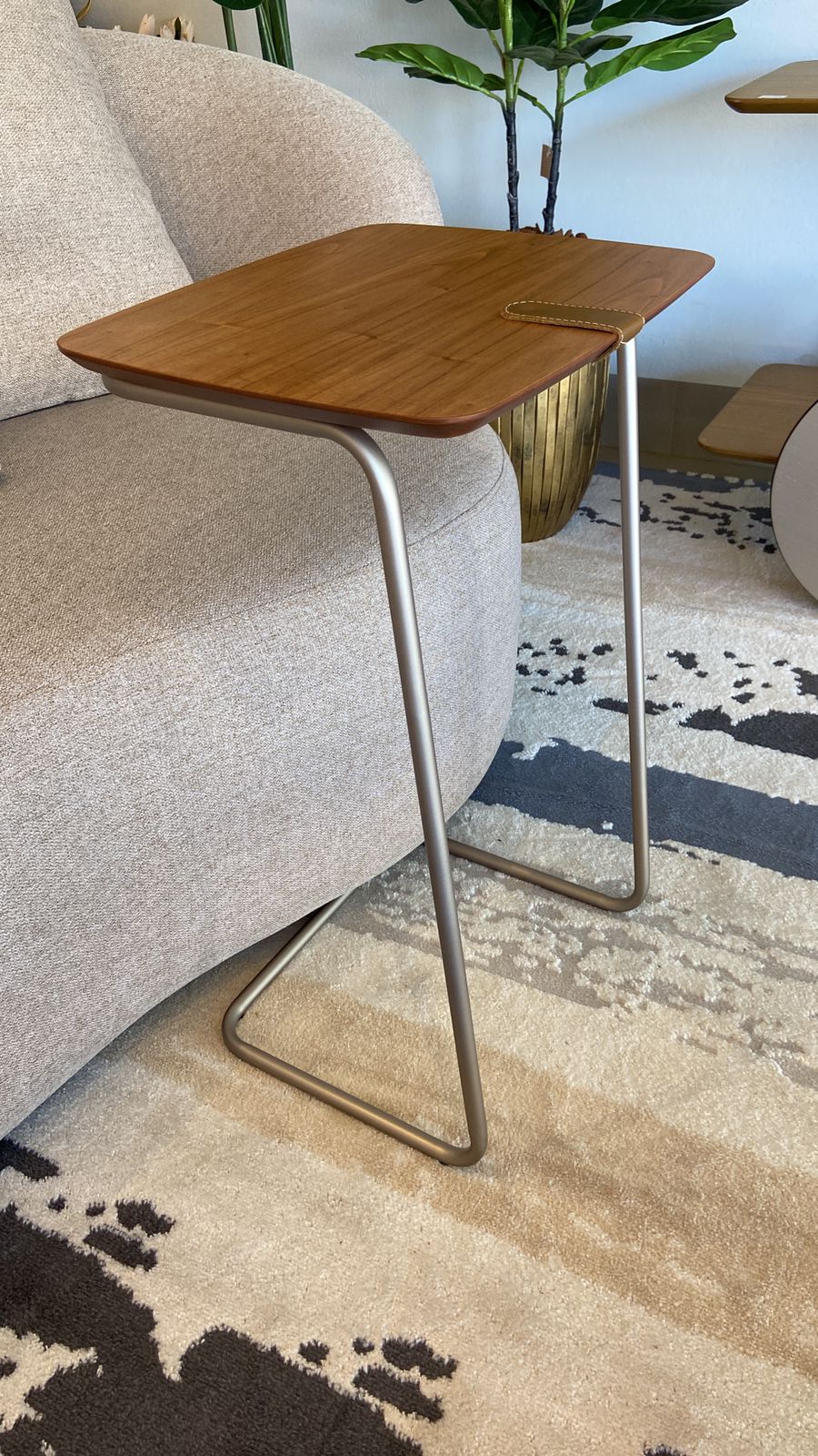 Mesa Lateral Grau 4